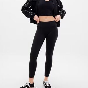 Athleta Elattion train 7/8 tight legging